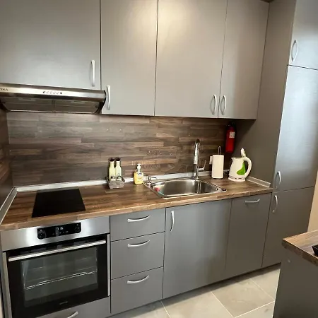 Apartment комфорт 2 близо до летището Sofia